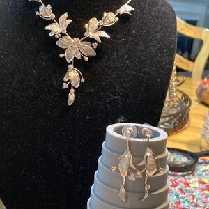 Silver Floral Leaf Necklace and Earrings Set